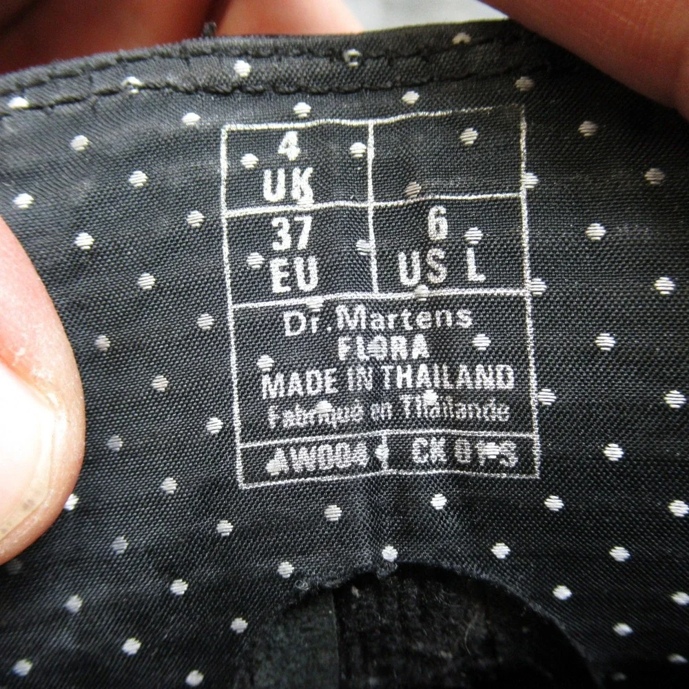Dr. Martens couple small